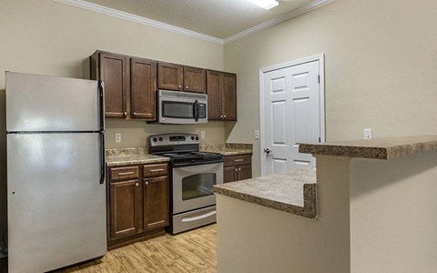 Fully Equipped Kitchen at Chenal Pointe at the Divide, Little Rock